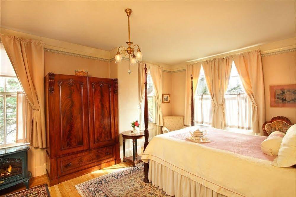 Camellia Inn Healdsburg Buitenkant foto